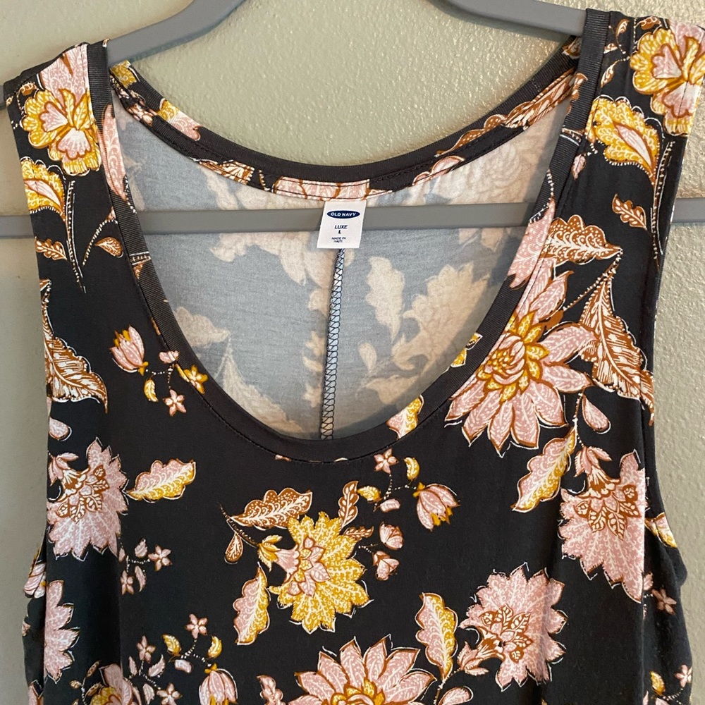 Old Navy Patterned Flowy Tank - Picture 3 of 3